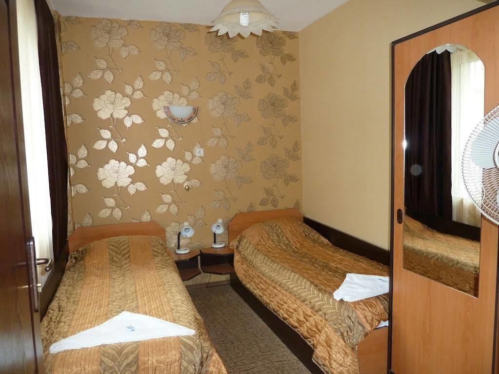 Tarnovski Dom Guest Rooms Veliko Tarnovo Extérieur photo